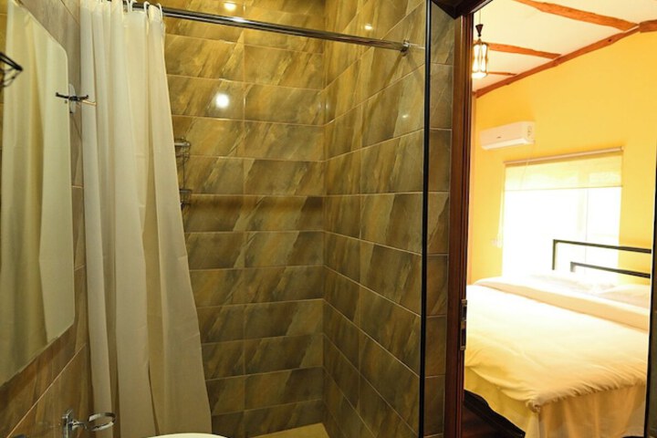 Room 12 of 28