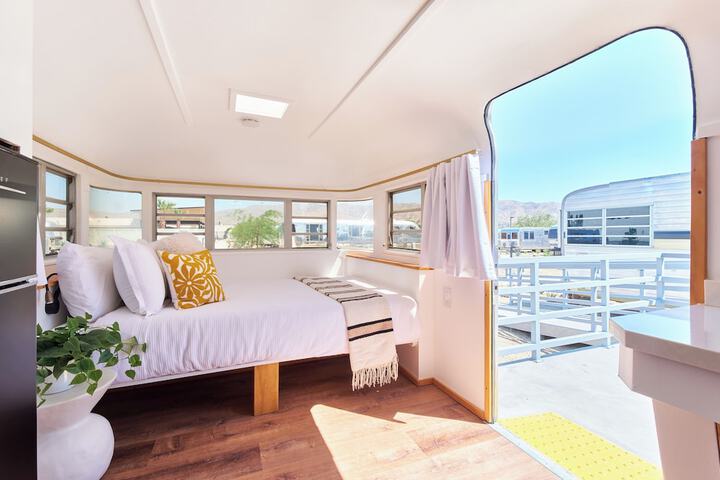 Standard Studio 1 Queen Bed (6 of 57)