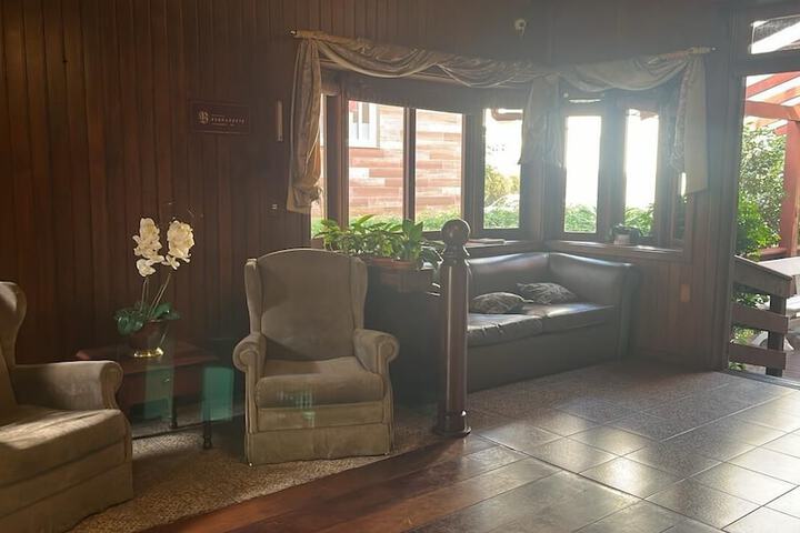 Room 9 of 21