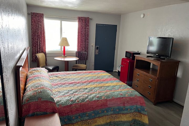 Room 2 of 9
