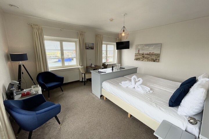 Room 10 of 43
