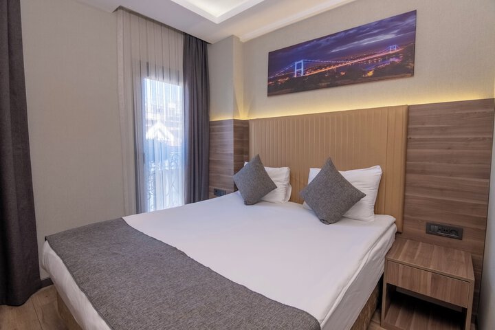 Room 10 of 34
