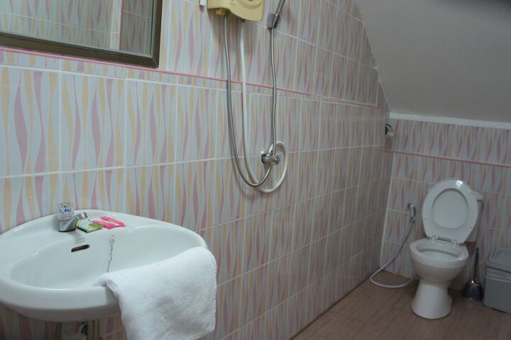Room 72 of 86