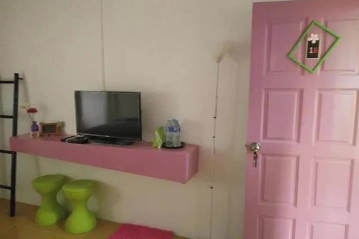 Room 34 of 76