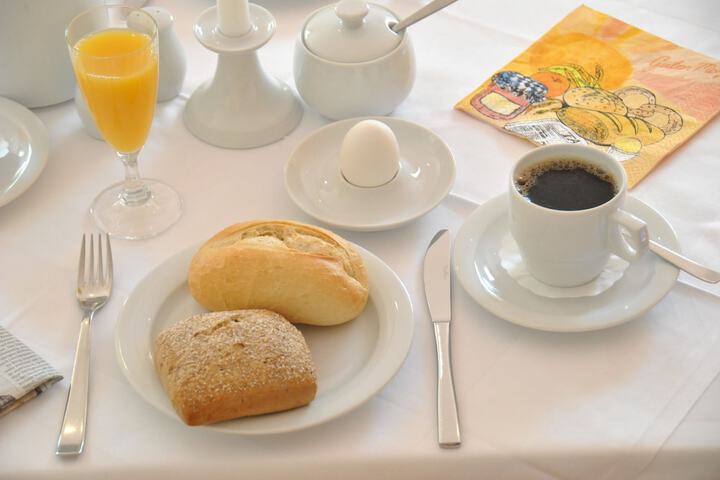 Breakfast/Coffee Service 40 of 63