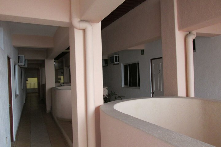 Ballroom/Hall 62 of 78