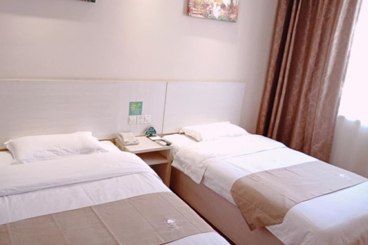 Room 12 of 21