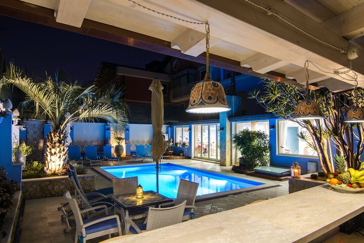 Pool 60 of 101