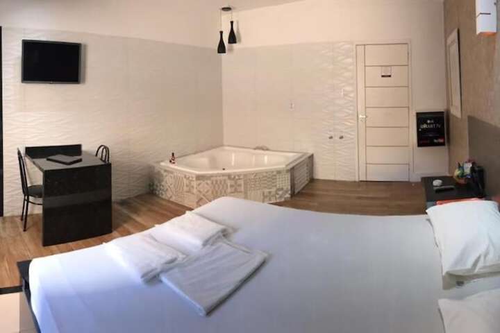Room 4 of 4