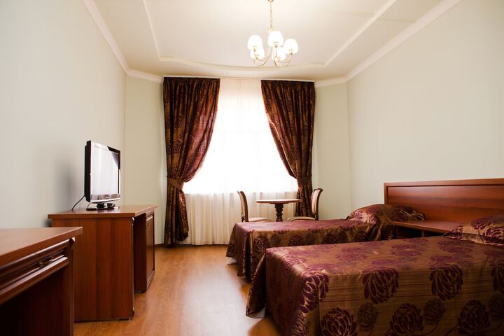 Room 8 of 40