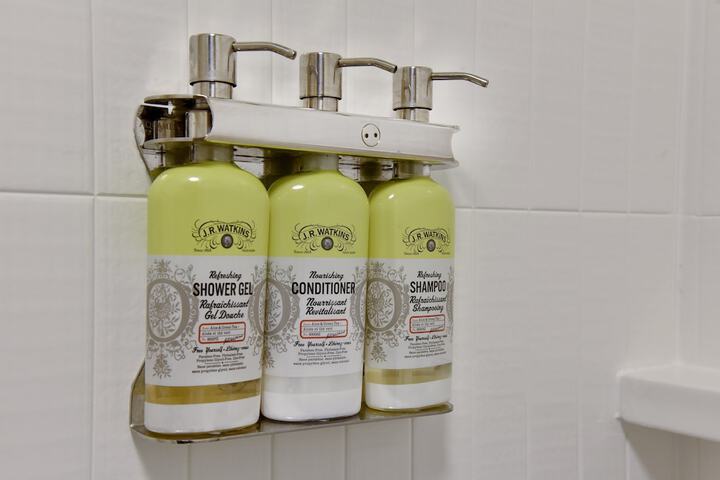 2 Queen 1 Bedroom Suite Mobility Accessible Roll Shower (28 of 29)