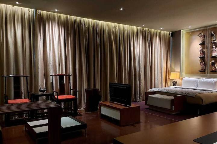 Room 10 of 60