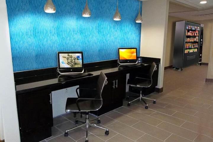 Business Center 31 of 36