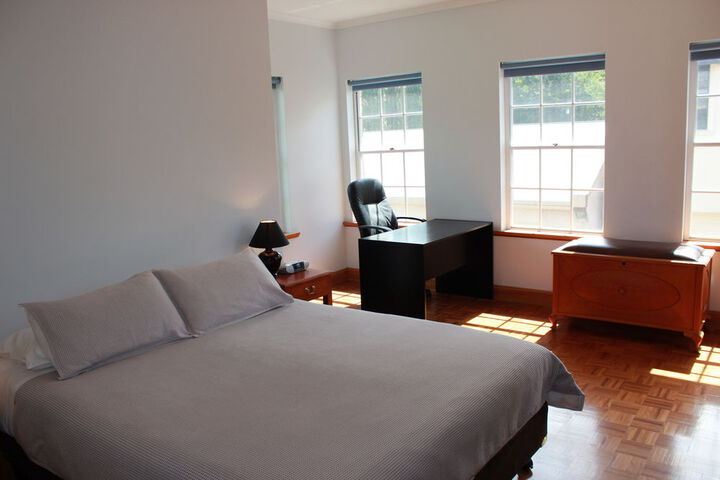 Room 4 of 19