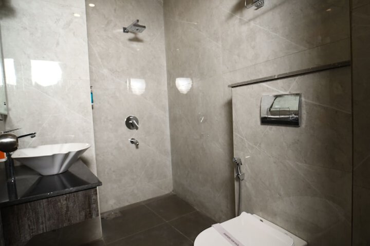 Room 14 of 30