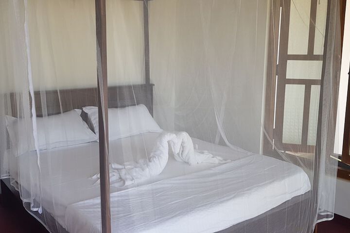 Room 5 of 32