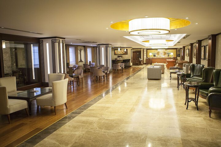 Entrance & Lobby