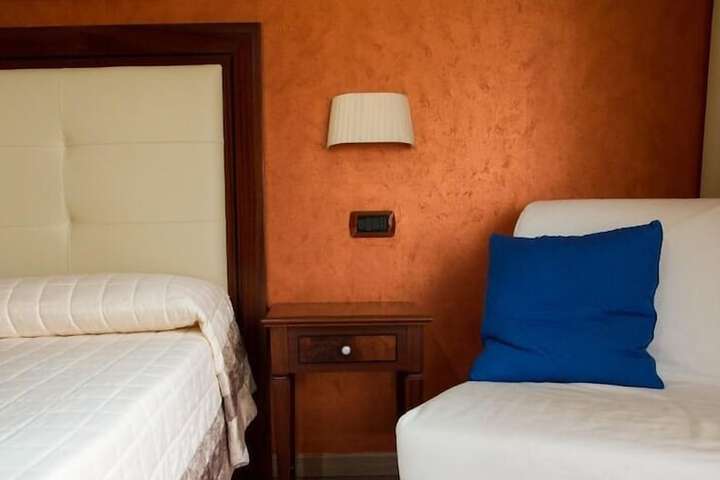Room 16 of 49