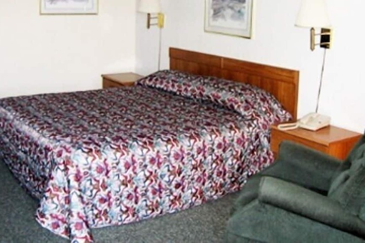 Room 2 of 17