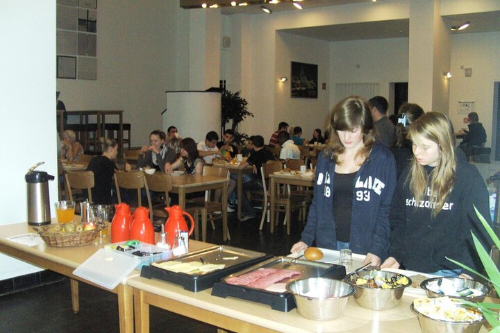 Dining 21 of 37