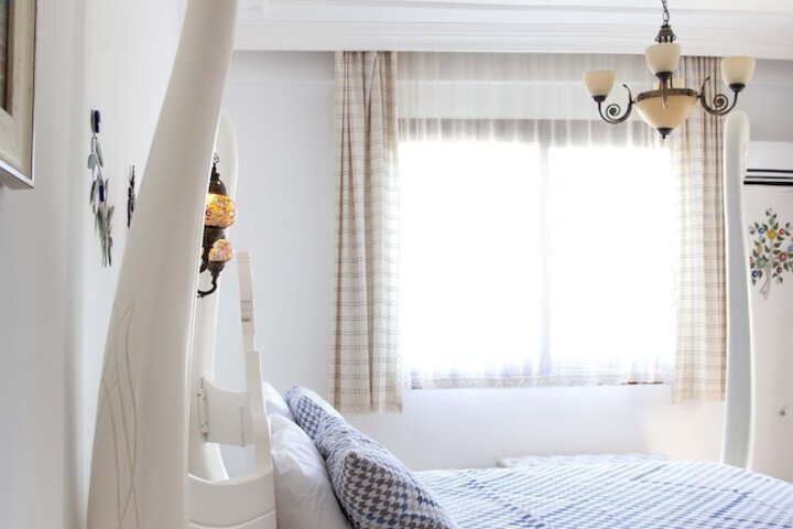 Room 4 of 52