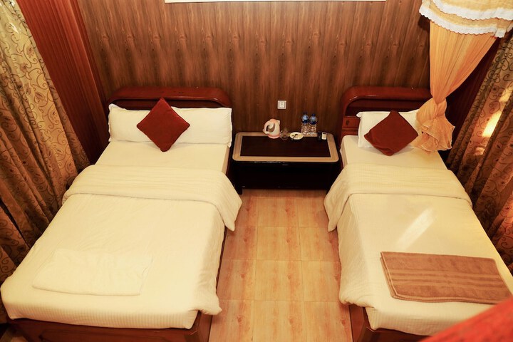 Room 16 of 66