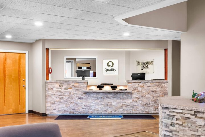 Entrance & Lobby