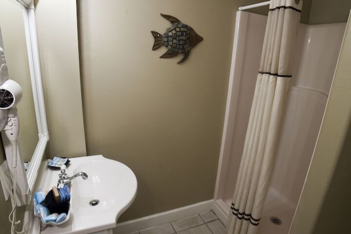 Room 21 of 34