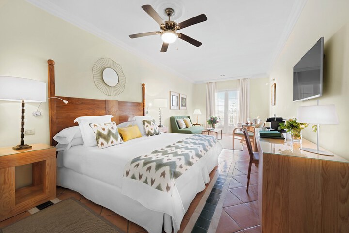 Room 5 of 112