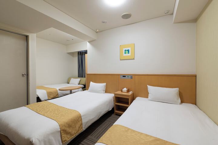 Room 16 of 26