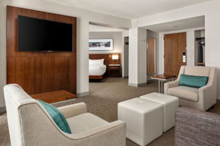 Room 43 of 177