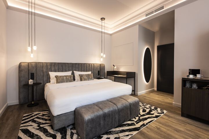 Room 12 of 84
