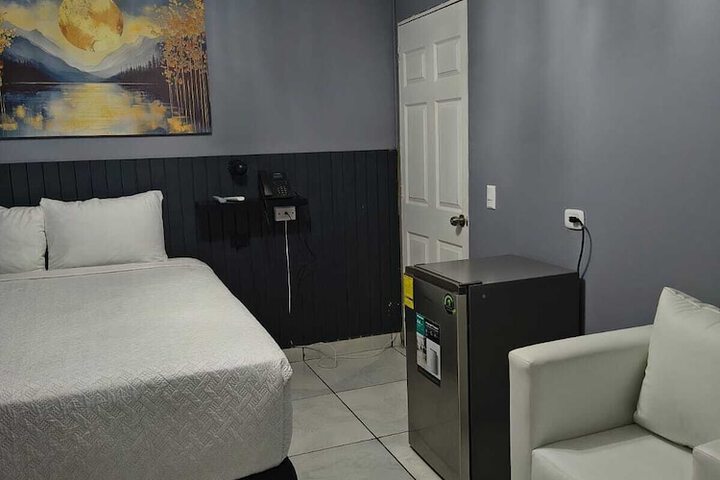 Room 16 of 34