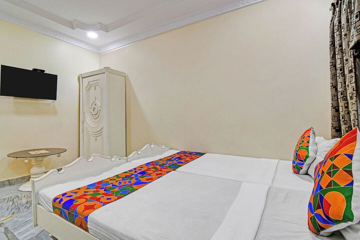 Room 17 of 31