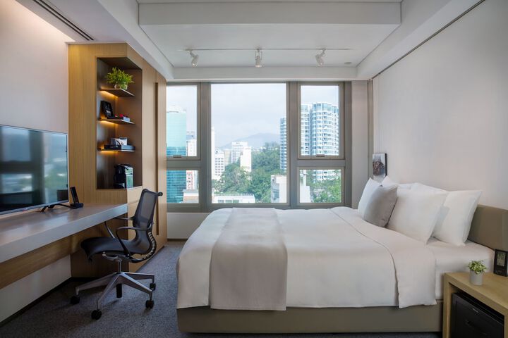 Room 15 of 82