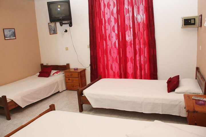 Room 8 of 66