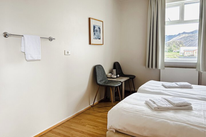 Room 6 of 77