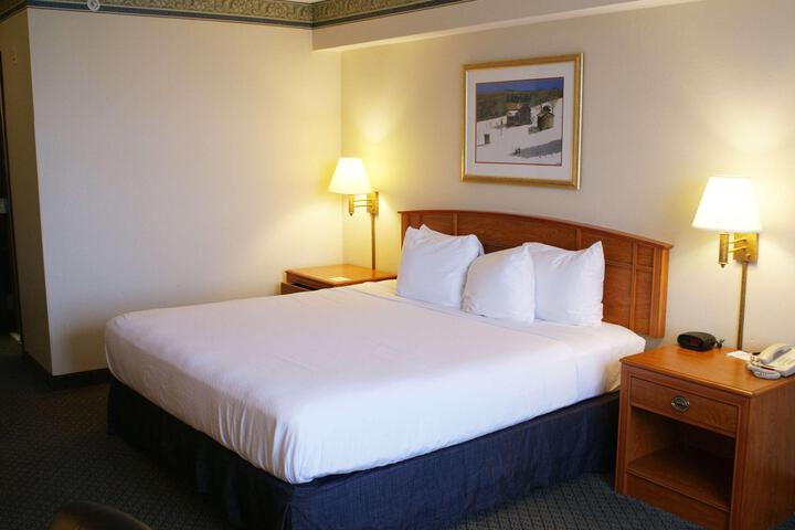 Accessible King Size Bed (9 of 10)