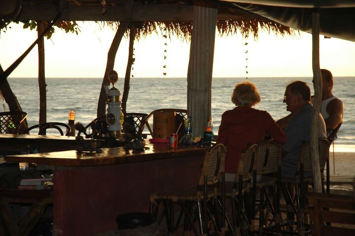 Dining 42 of 48