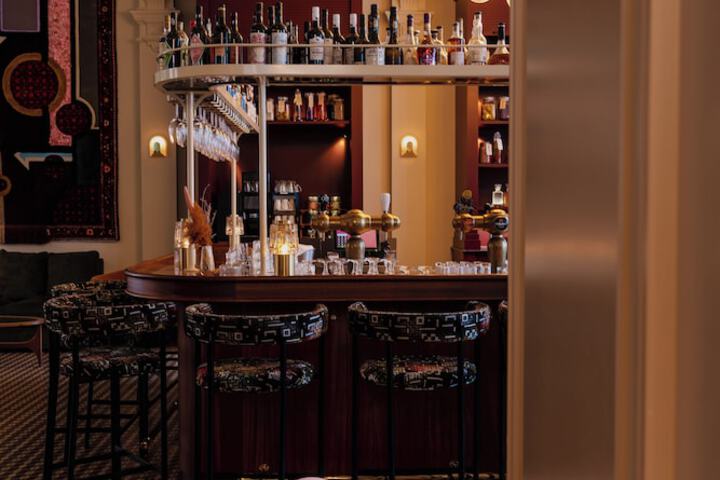 Lounge 216 of 269