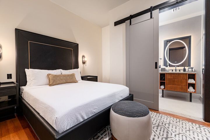 Room 31 of 341