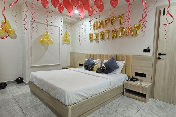 Room 4 of 33