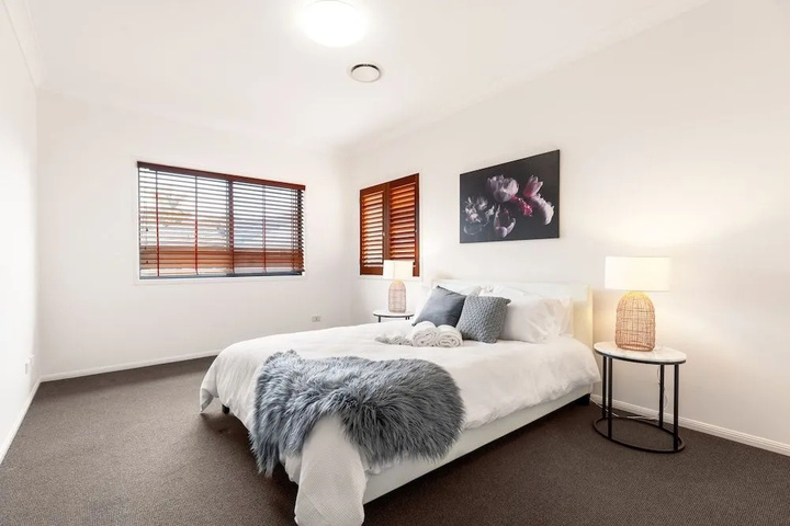 Room 4 of 18