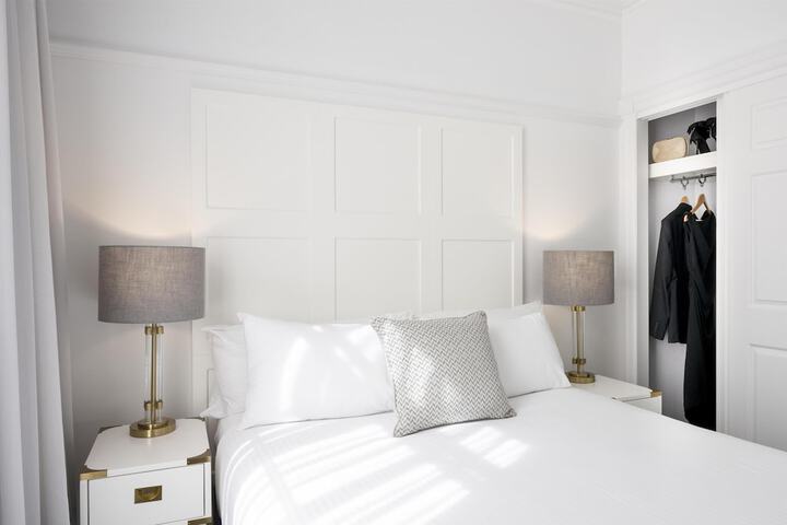 Room 25 of 48