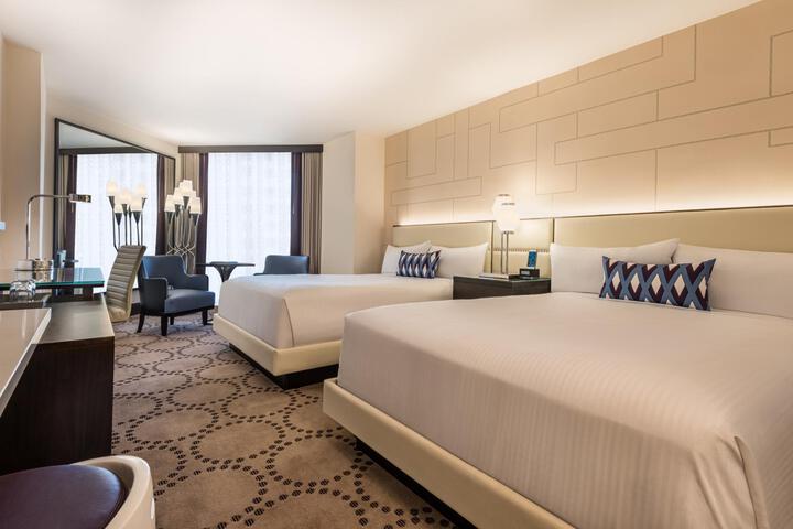 Mountain Deluxe Room with 2 Queen Beds (11 of 21)