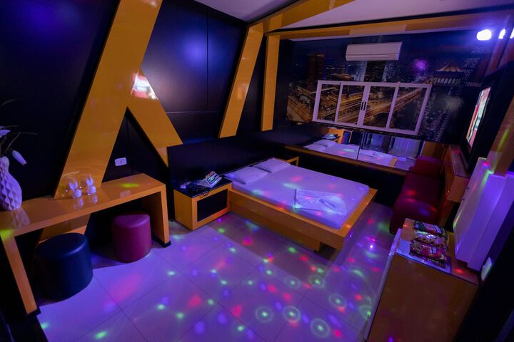 Room 61 of 114