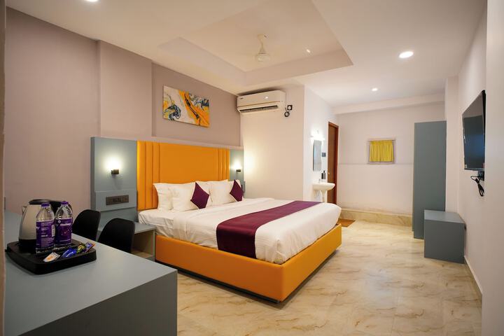 Room 6 of 15