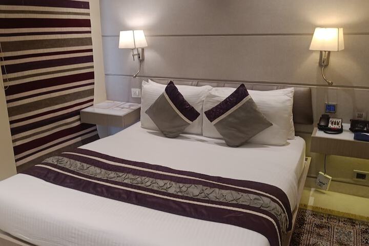 Room 21 of 36