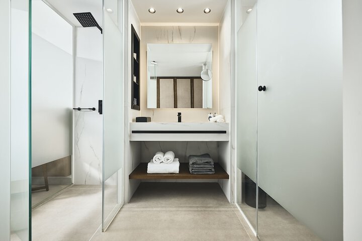 Room 38 of 125