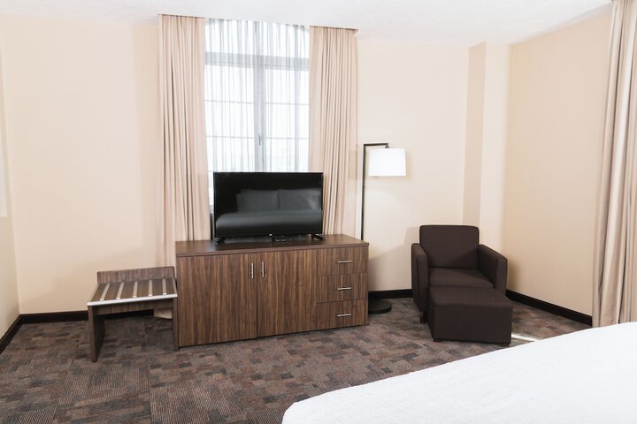 Room 14 of 90